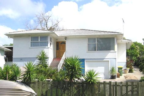 Photo of property in 16 Thornlow Street, Glendene, Auckland, 0602