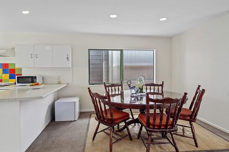 Photo of property in 2/23 Ludlow Terrace, Totara Vale, Auckland, 0627