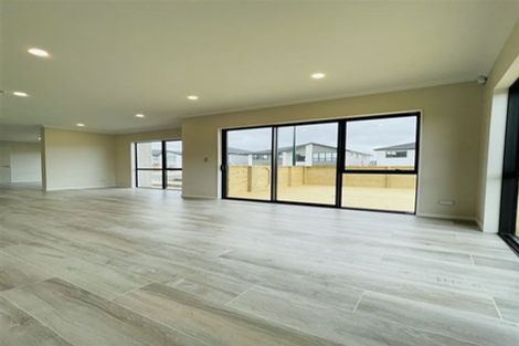 Photo of property in 111 Valderama Drive, Flat Bush, Auckland, 2019