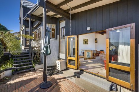 Photo of property in 34 Roslyn Road, Bluff Hill, Napier, 4110