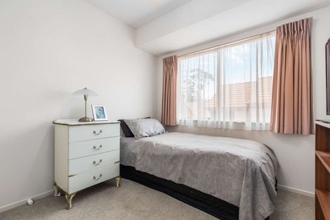 Photo of property in 120 Awaroa Road, Sunnyvale, Auckland, 0612