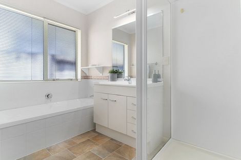 Photo of property in 14 Mcleod Place, Papamoa Beach, Papamoa, 3118