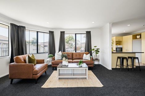 Photo of property in 15 Farnham Close, Rototuna North, Hamilton, 3210