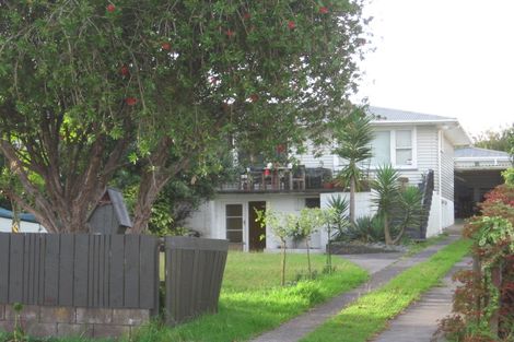 Photo of property in 6 Coniston Avenue, Te Atatu South, Auckland, 0610