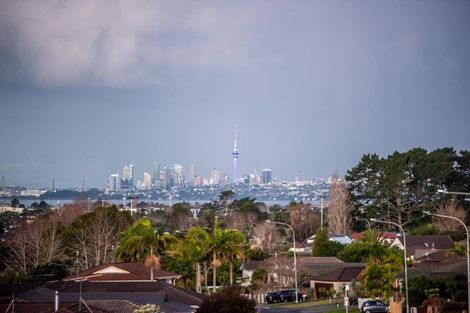 Photo of property in 38 White Heron Drive, Massey, Auckland, 0614