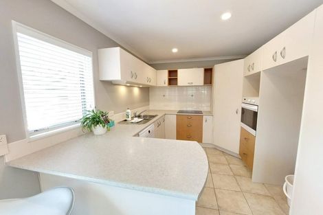 Photo of property in 17a Drake Street, Howick, Auckland, 2014