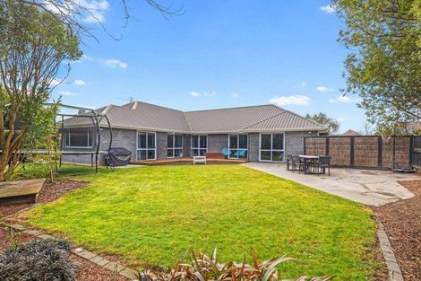Photo of property in 7 Copperfield Close, Parklands, Christchurch, 8083