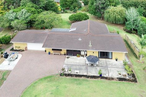 Photo of property in 2 Raukawa Grove, Waiuku, 2123