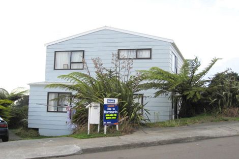 Photo of property in 26a Cheltenham Terrace, Newlands, Wellington, 6037