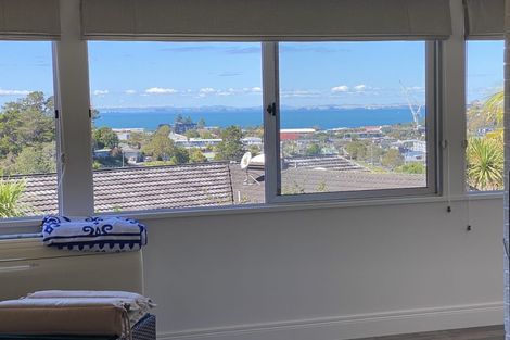 Photo of property in 10 Robin Lane, Browns Bay, Auckland, 0630