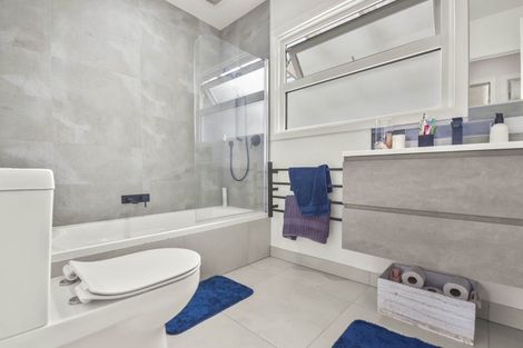 Photo of property in 127 Vipond Road, Stanmore Bay, Whangaparaoa, 0932