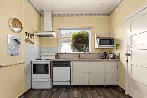 Photo of property in 12 Anzac Avenue, Onekawa, Napier, 4110