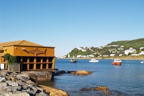 Photo of property in 297 The Parade, Island Bay, Wellington, 6023