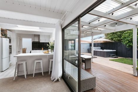 Photo of property in 1 Douglas Place, Papamoa Beach, Papamoa, 3118