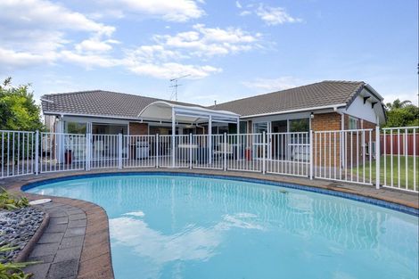 Photo of property in 21 Perotti Place, Conifer Grove, Takanini, 2112