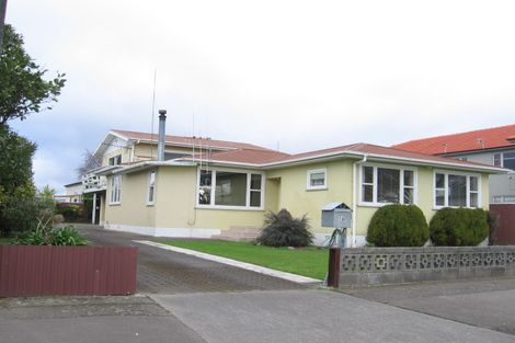Photo of property in 18 Freyberg Street, Roslyn, Palmerston North, 4414