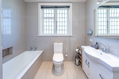 Photo of property in 299 Saint Hill Street, Whanganui, 4500