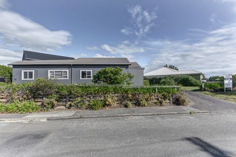 Photo of property in 2 Morgan Street, Castlecliff, Whanganui, 4501