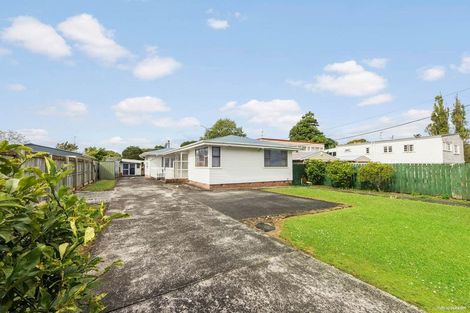 Photo of property in 53 Beaubank Road, Kelston, Auckland, 0602