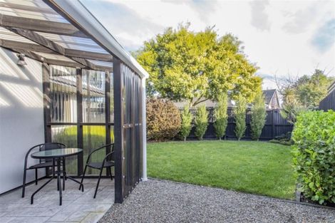 Photo of property in 2/28 Kirsten Place, Parklands, Christchurch, 8083