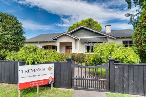 Photo of property in 210 Davis Street, Saint Leonards, Hastings, 4120