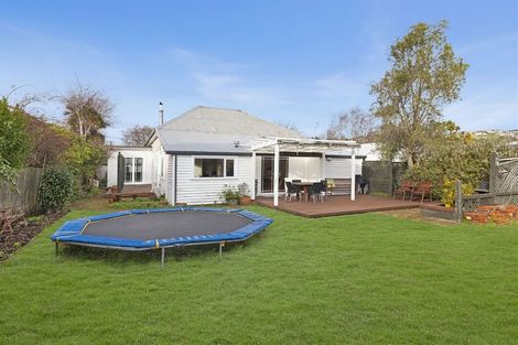 Photo of property in 27 Norwood Street, Beckenham, Christchurch, 8023