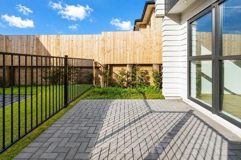 Photo of property in 12f Hewlett Road, Massey, Auckland, 0614