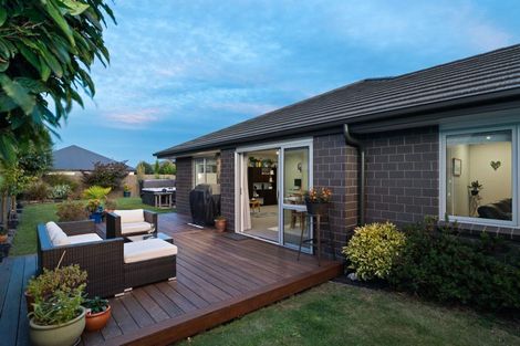 Photo of property in 38 Luxembourg Crescent, Halswell, Christchurch, 8025