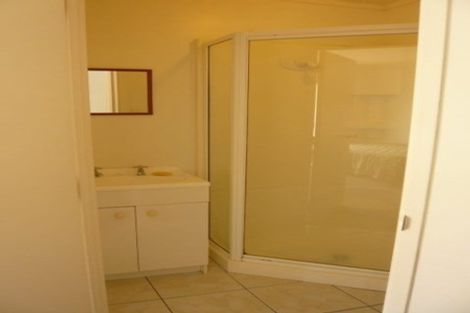 Photo of property in 2/10 Vine Street, Mangere East, Auckland, 2024