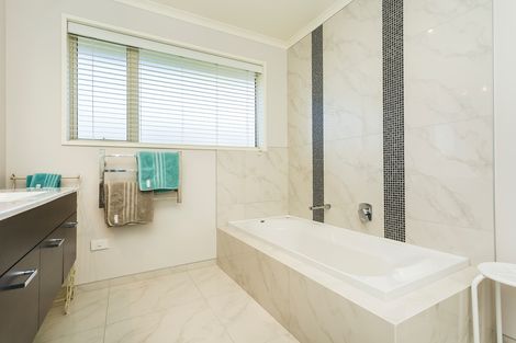 Photo of property in 13 Mcallister Lane, Mosgiel, 9024