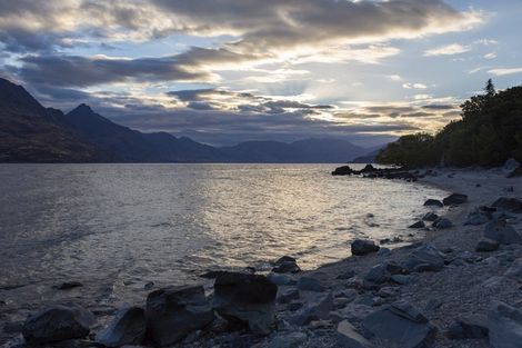 Photo of property in 66 Cedar Drive, Kelvin Heights, Queenstown, 9300