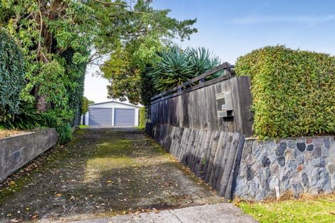 Photo of property in 143 Mangorei Road, Merrilands, New Plymouth, 4312