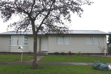 Photo of property in 32 Cumberland Place, Kelvin Grove, Palmerston North, 4414