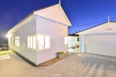 Photo of property in 1047 Whangaparaoa Road, Tindalls Beach, Whangaparaoa, 0930