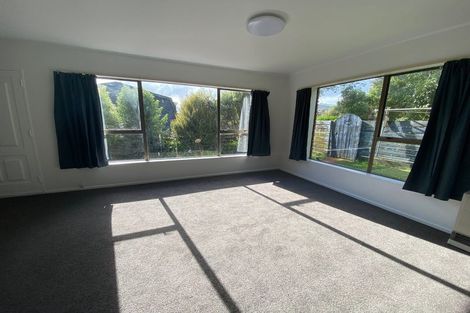 Photo of property in 64 Churton Drive, Churton Park, Wellington, 6037