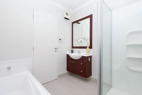 Photo of property in 52 Baverstock Road, Flat Bush, Auckland, 2016