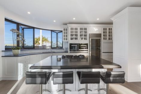 Photo of property in 1/60 Milford Road, Milford, Auckland, 0620