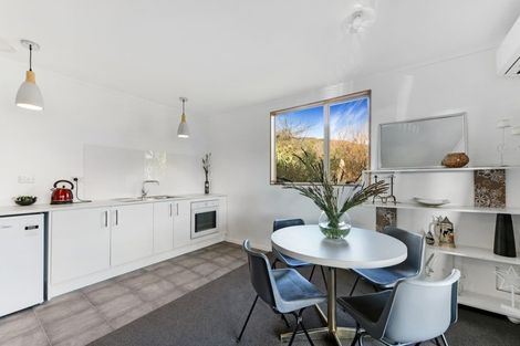 Photo of property in 9 Matai Place, Waikawa, Picton, 7220