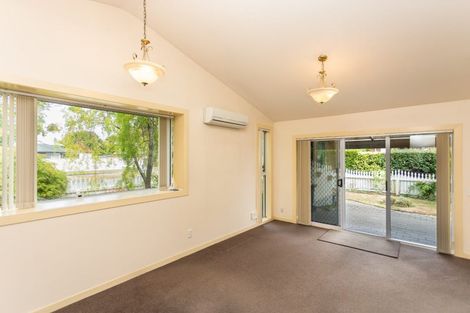 Photo of property in 1/208 Memorial Avenue, Burnside, Christchurch, 8053