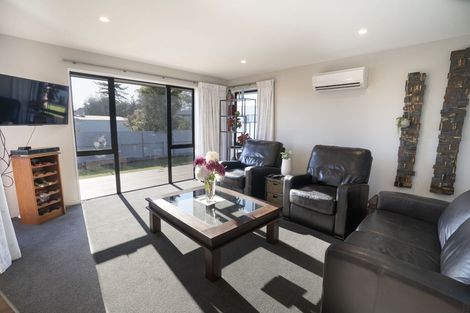 Photo of property in 9c Union Street, Winton, 9720
