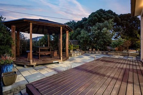 Photo of property in 23 East Coast Road, Milford, Auckland, 0620