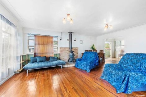 Photo of property in 53 Beaubank Road, Kelston, Auckland, 0602