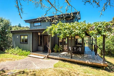 Photo of property in 3 Makora Avenue, Oneroa, Waiheke Island, 1081