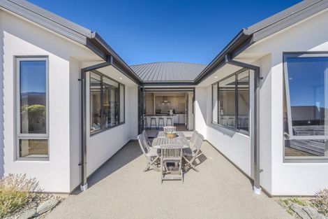 Photo of property in 32 Infinity Drive, Wanaka, 9305