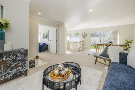 Photo of property in 9 Puketi Lane, Waiuku, 2123