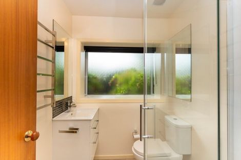 Photo of property in 1/208 Memorial Avenue, Burnside, Christchurch, 8053