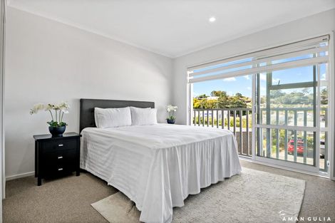 Photo of property in 72 Karepiro Drive, Stanmore Bay, Whangaparaoa, 0932
