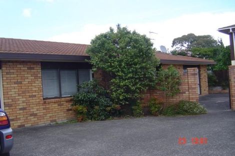 Photo of property in 15c Roberts Road, Te Atatu South, Auckland, 0610