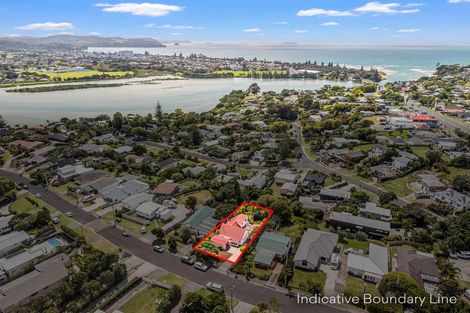 Photo of property in 11 Moffat Road, Red Beach, 0932