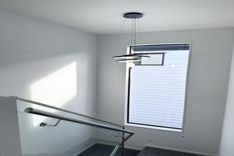 Photo of property in 3b Glennandrew Drive, Half Moon Bay, Auckland, 2012